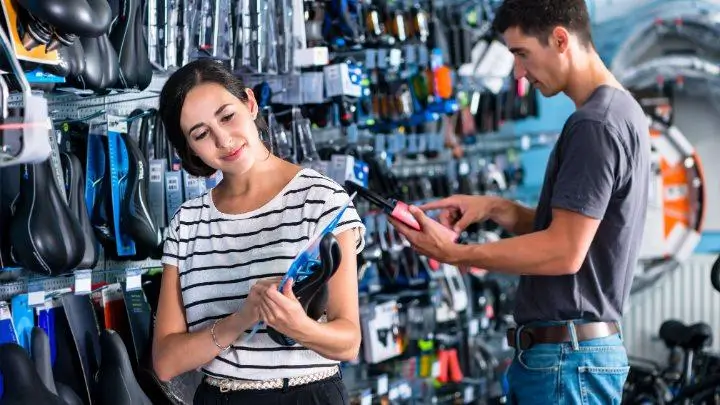 Un magasin d'équipements de vélo de route